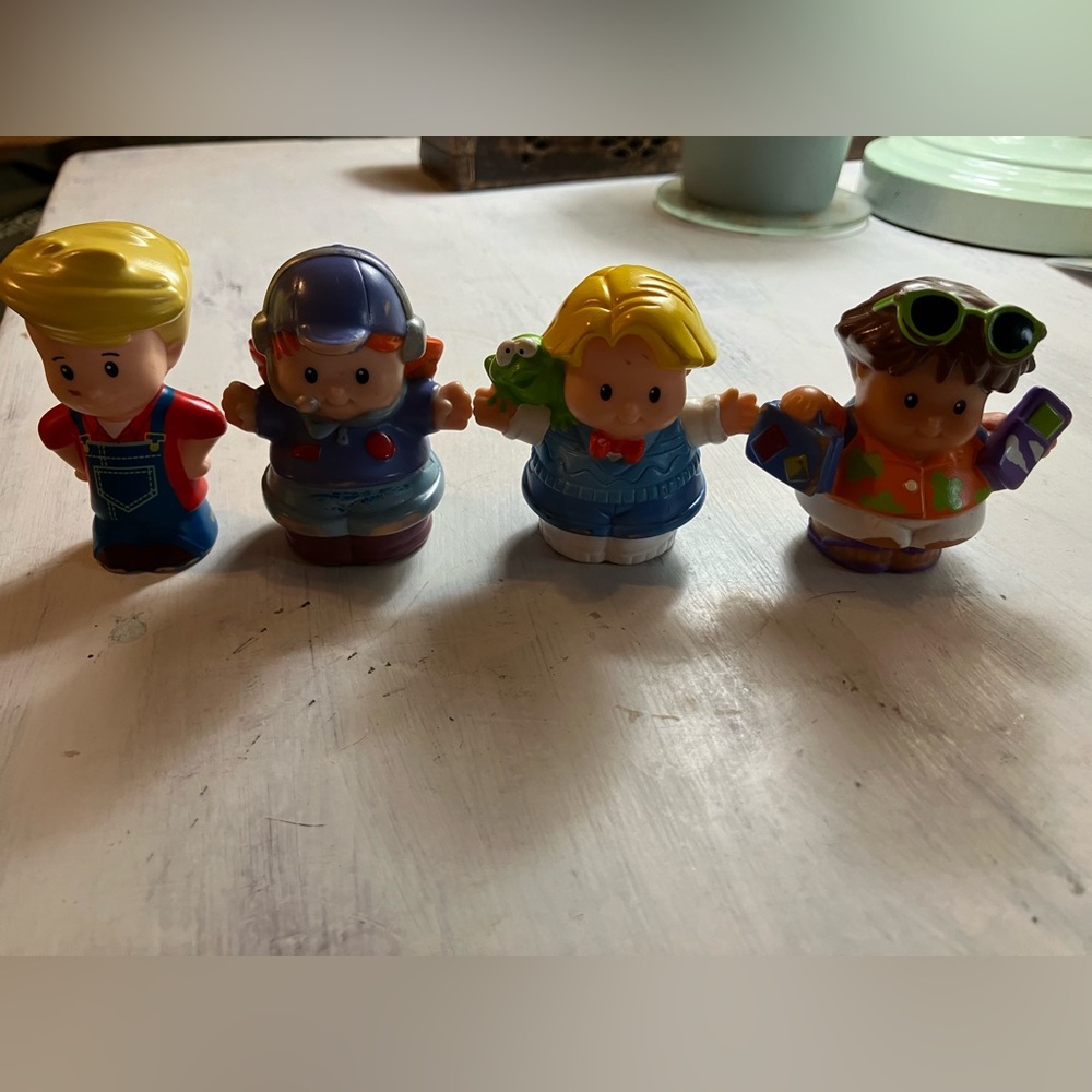 Vintage Little People Set of 4.